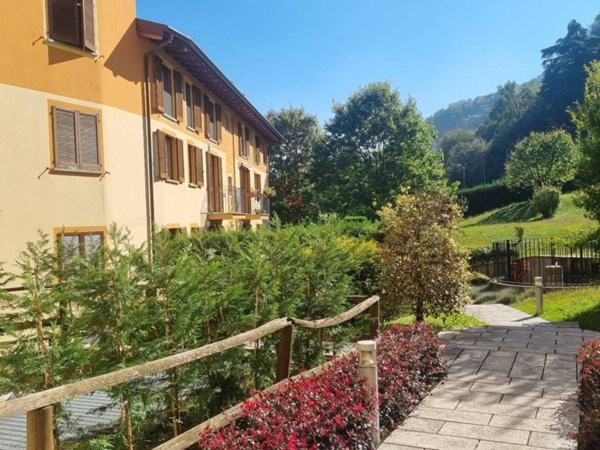 appartamento in vendita ad Imbersago