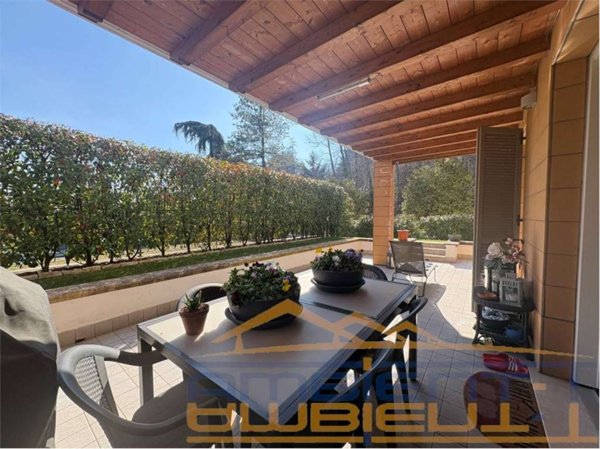 appartamento in vendita ad Imbersago