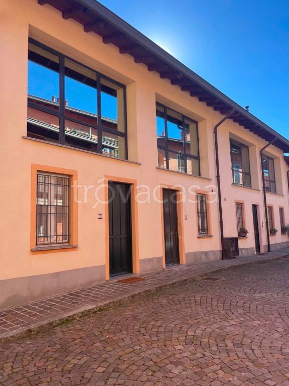 appartamento in vendita ad Imbersago