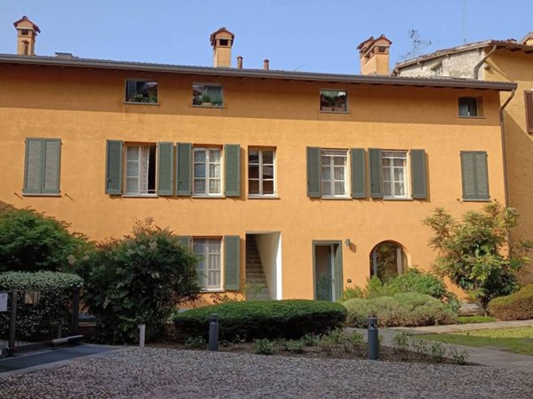 appartamento in vendita ad Imbersago