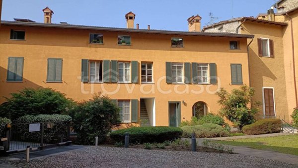 appartamento in vendita ad Imbersago