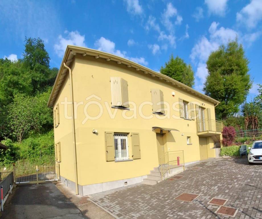 casa indipendente in vendita ad Imbersago