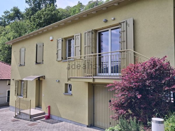 casa indipendente in vendita ad Imbersago