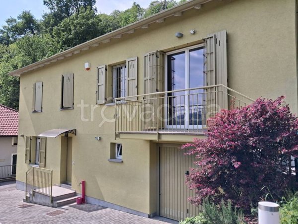 casa indipendente in vendita ad Imbersago