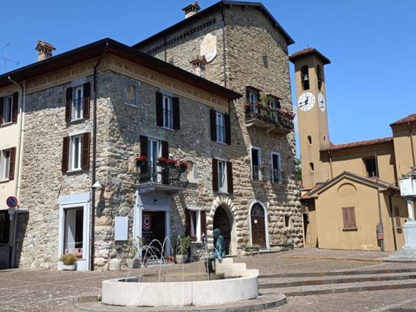 appartamento in vendita ad Imbersago