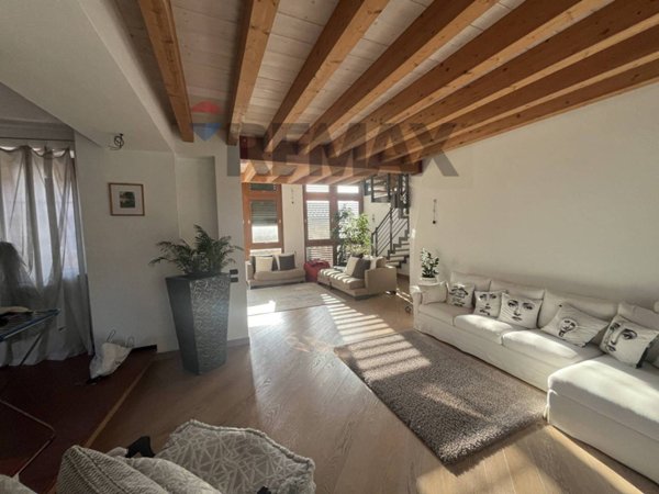 casale in vendita ad Imbersago