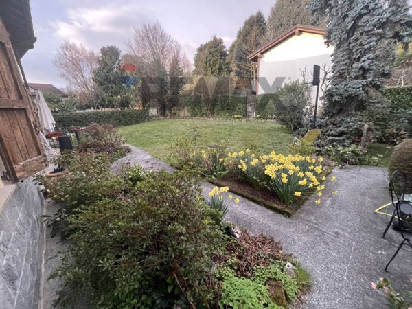 casa indipendente in vendita ad Imbersago