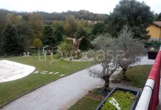 appartamento in vendita ad Imbersago