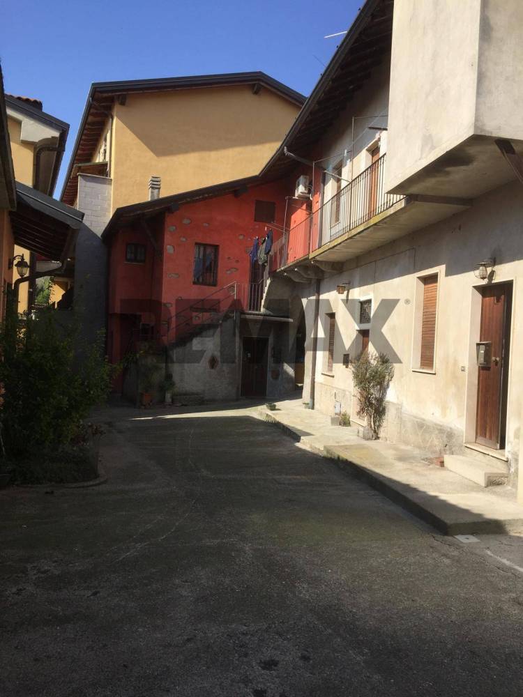 casa indipendente in vendita ad Imbersago