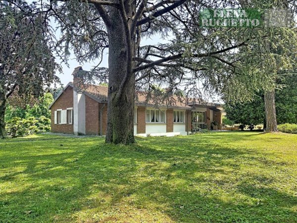 casa indipendente in vendita ad Imbersago