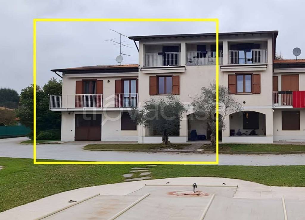 appartamento in vendita ad Imbersago