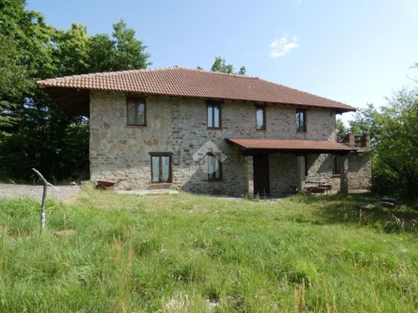 casa indipendente in vendita a Denice