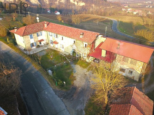 casale in vendita a Denice