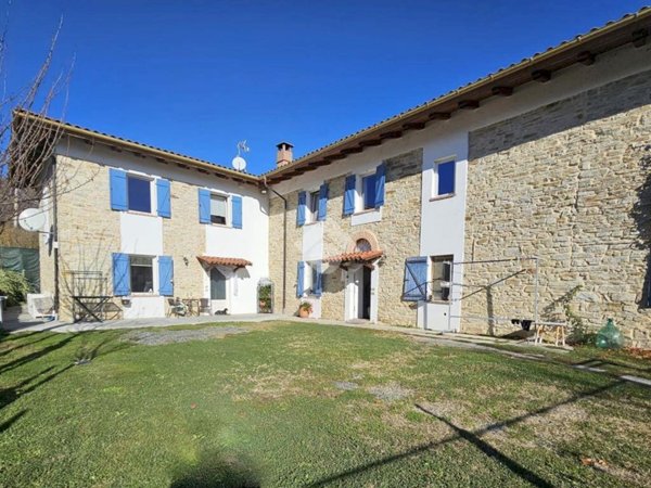 casa indipendente in vendita a Denice