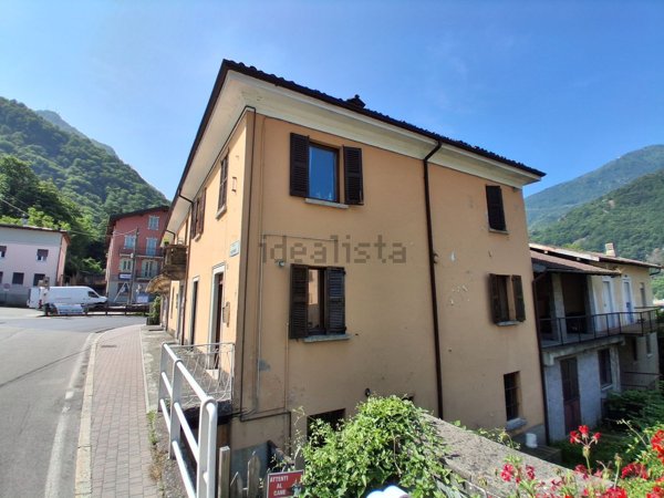appartamento in vendita ad Introbio
