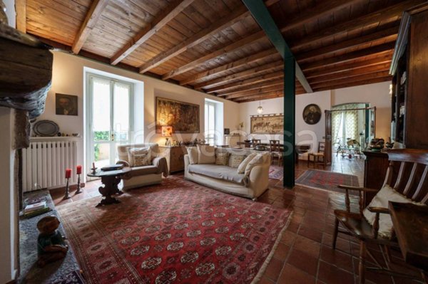 casa indipendente in vendita ad Introbio