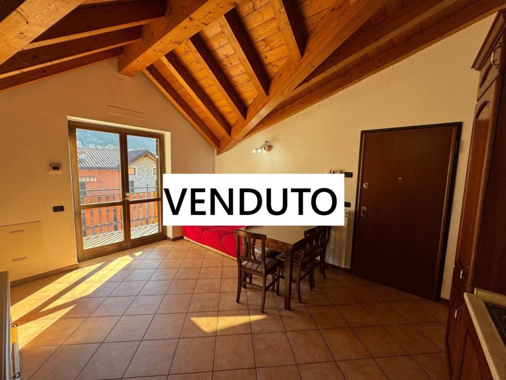 appartamento in vendita ad Introbio