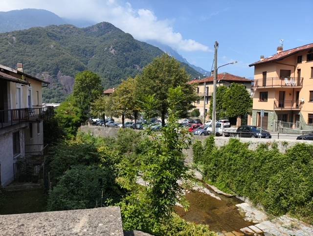 appartamento in vendita ad Introbio