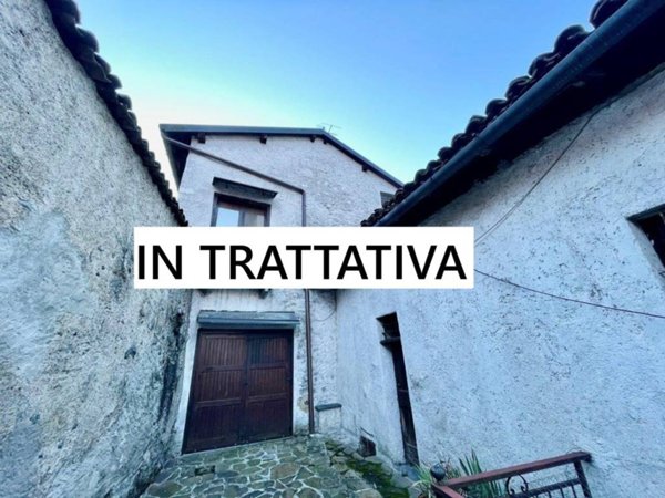 casa indipendente in vendita ad Introbio