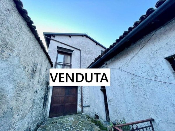 casa indipendente in vendita ad Introbio