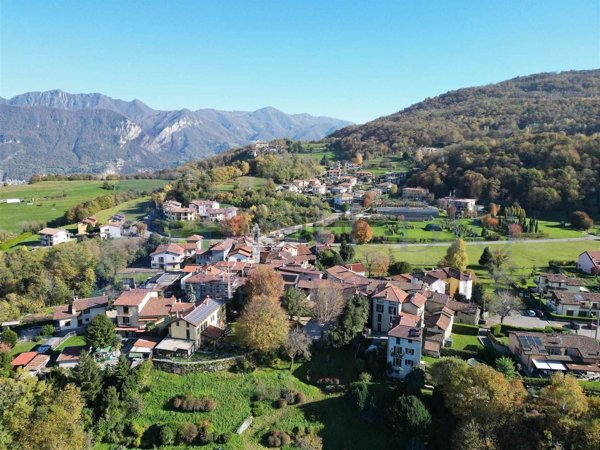 appartamento in vendita ad Introbio