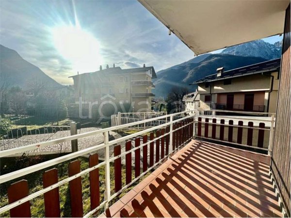 appartamento in vendita ad Introbio