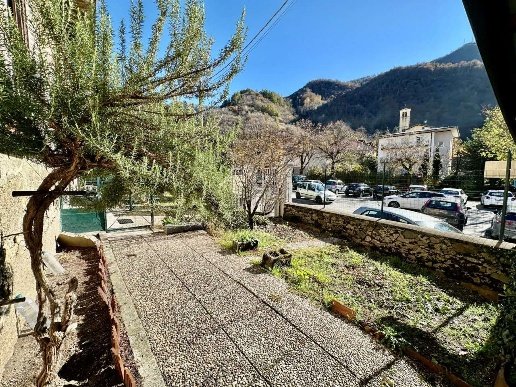 appartamento in vendita ad Introbio