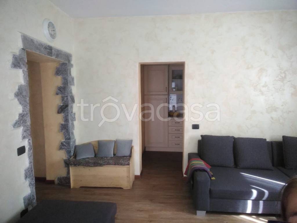 appartamento in vendita ad Introbio