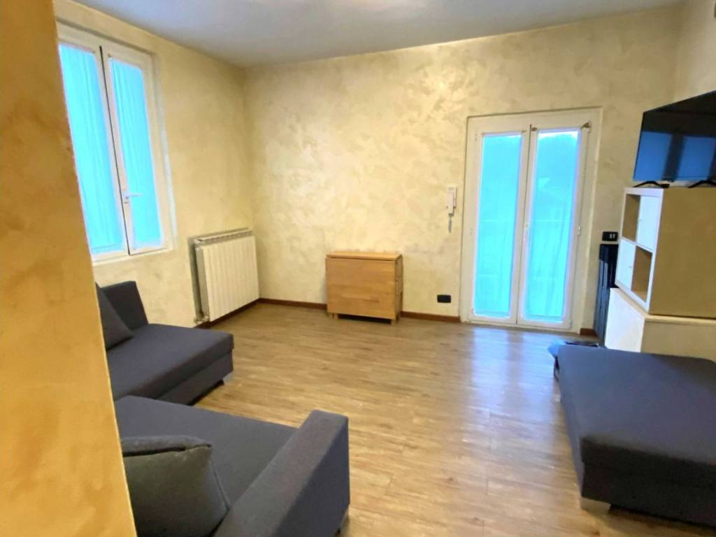 appartamento in vendita ad Introbio