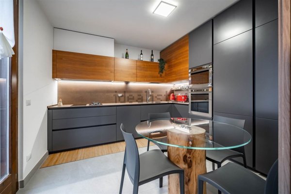 appartamento in vendita ad Introbio