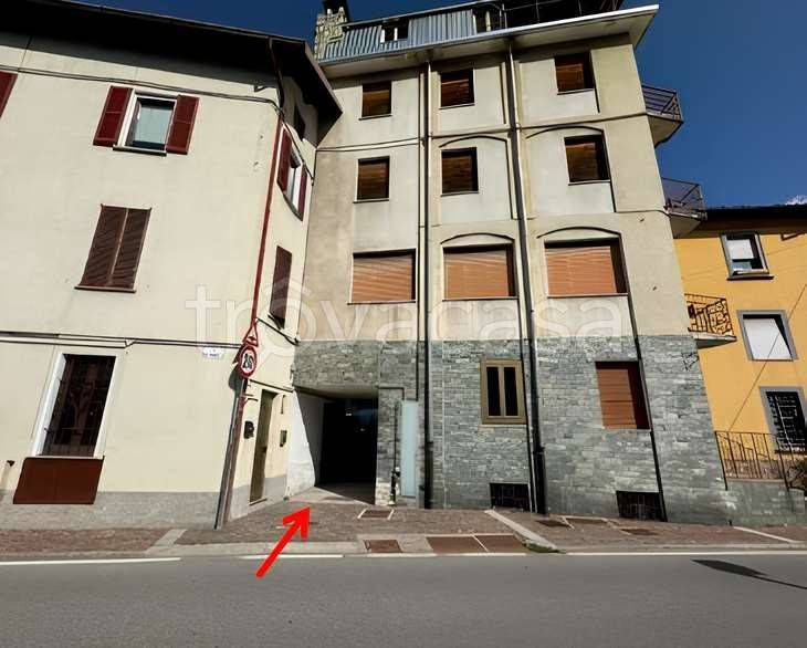 appartamento in vendita ad Introbio