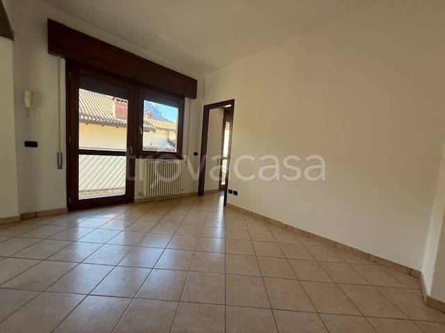 appartamento in vendita ad Introbio