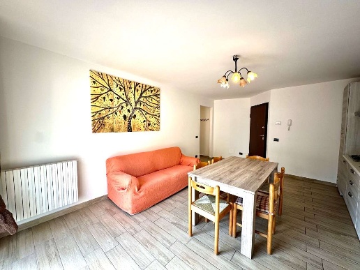 appartamento in vendita ad Introbio