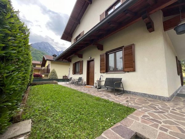 casa indipendente in vendita ad Introbio