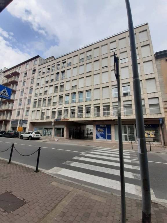 ufficio in vendita a Lecco in zona Corso Martiri
