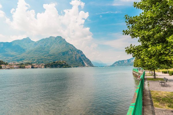 appartamento in vendita a Lecco in zona Lecco Centro