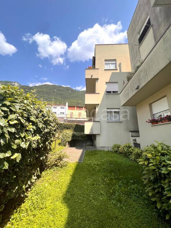 appartamento in vendita a Lecco in zona Chiuso