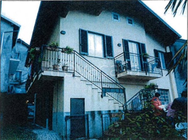 appartamento in vendita a Lecco in zona Castello
