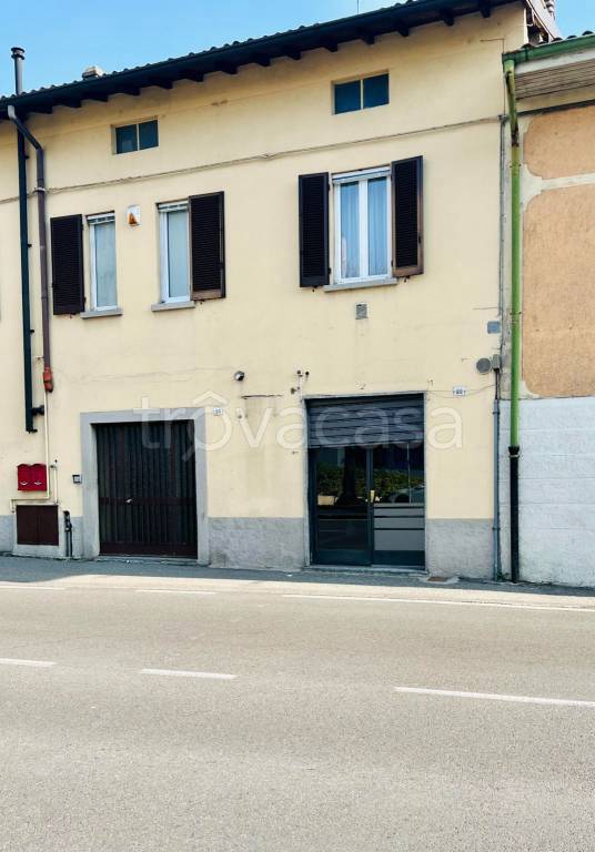 appartamento in vendita a Lecco in zona Corso Promessi Sposi