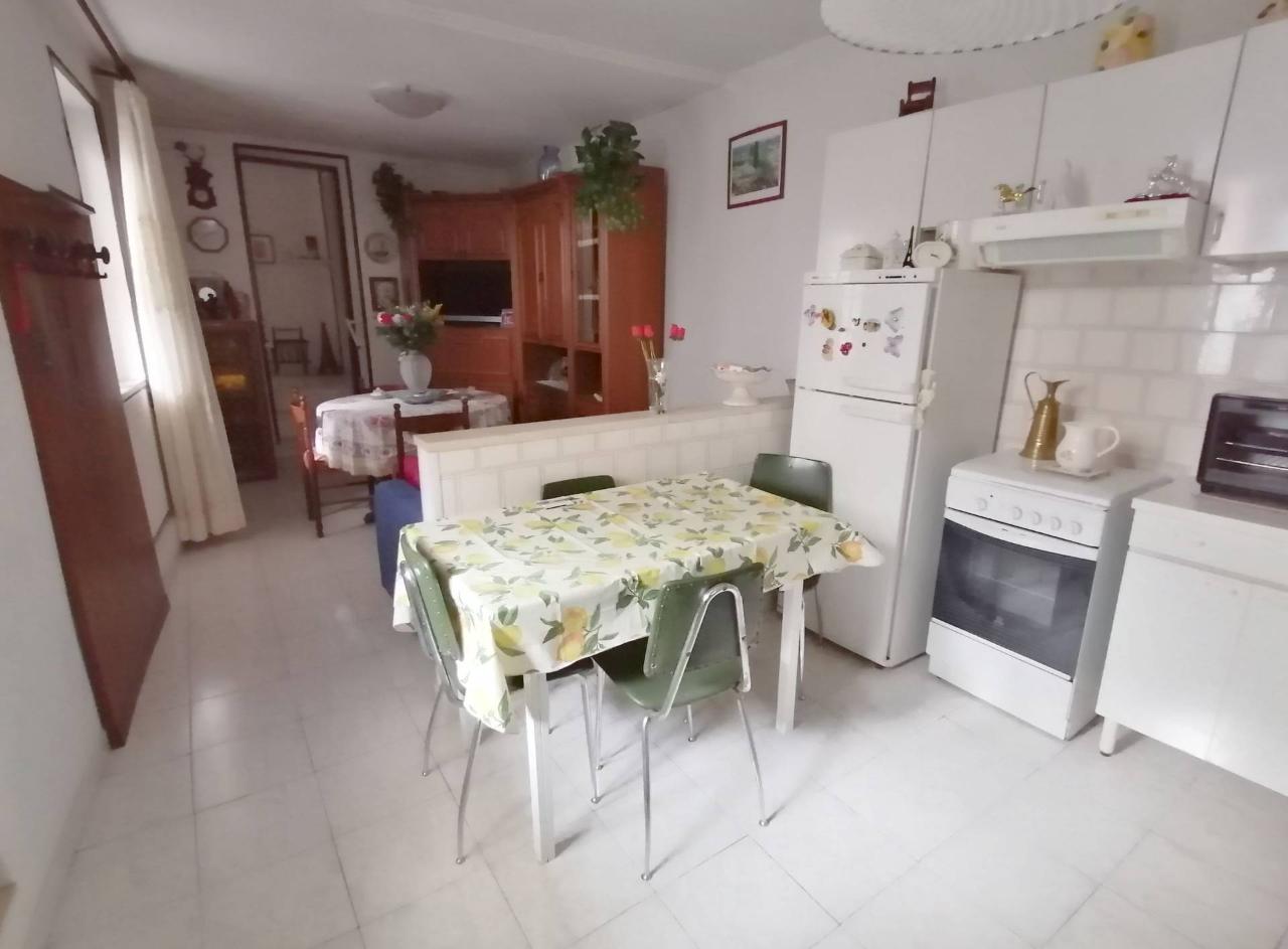 appartamento in vendita a Lecco in zona Maggianico