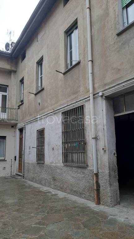 appartamento in vendita a Lecco in zona Laorca