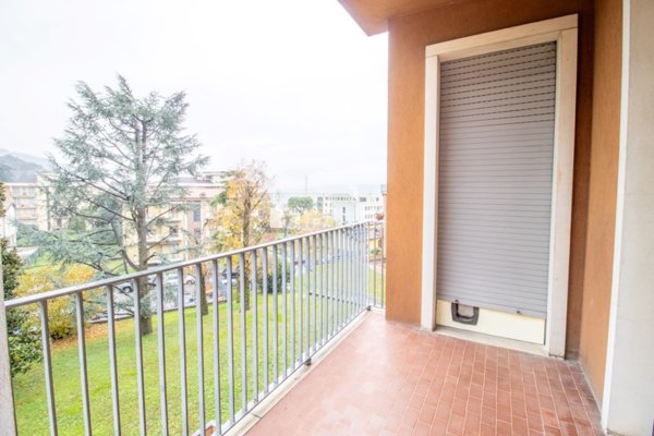appartamento in vendita a Lecco in zona Maggianico