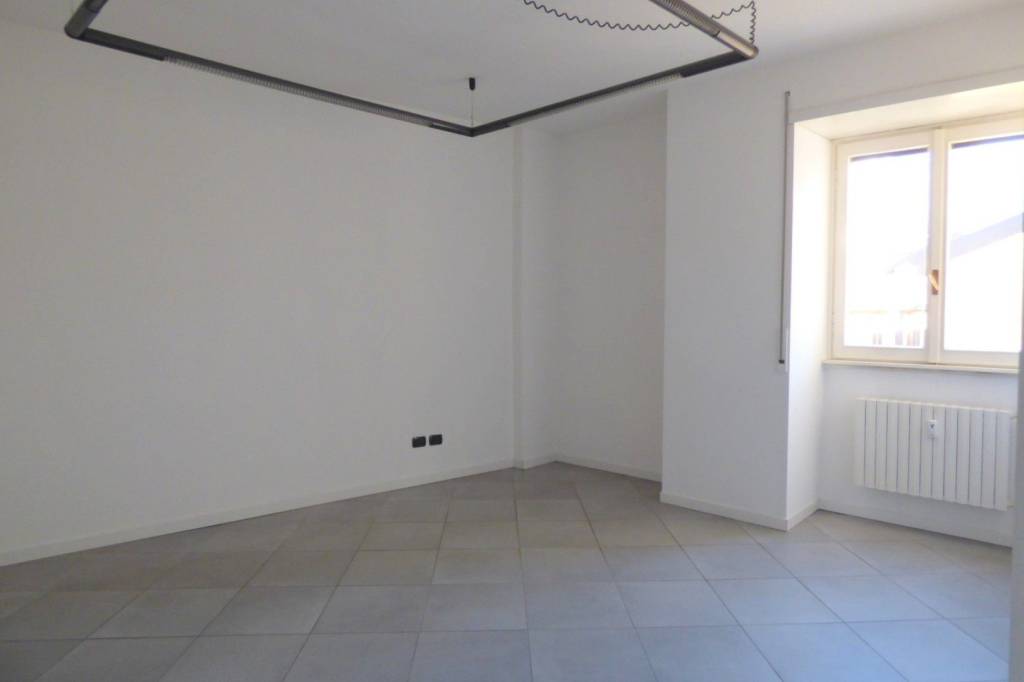 appartamento in vendita a Lecco in zona Lecco Centro