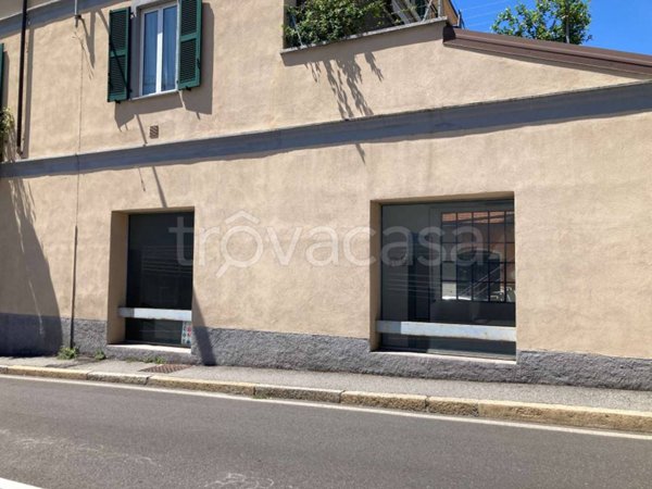 negozio in vendita a Lecco in zona Acquate