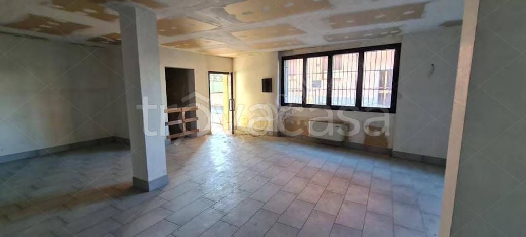 ufficio in vendita a Lecco in zona Rancio