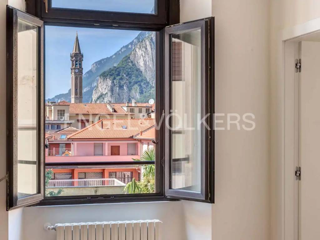 appartamento in vendita a Lecco in zona Lecco Centro