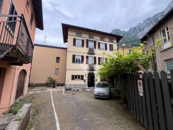 appartamento in vendita a Lecco in zona Rancio