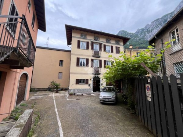 appartamento in vendita a Lecco in zona Rancio