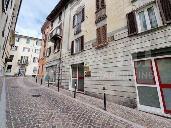 ufficio in vendita a Lecco in zona Castello