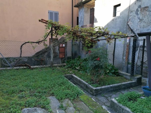 appartamento in vendita a Lecco in zona Malavedo